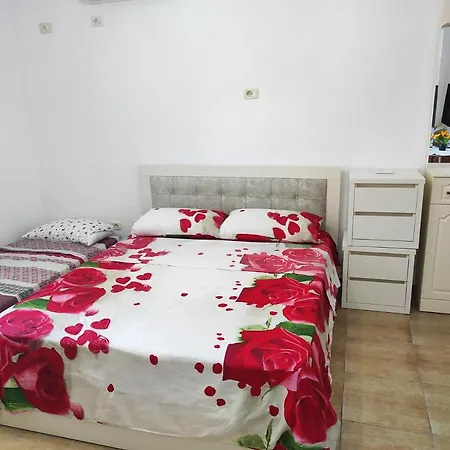 Front * Golem (Tirana)