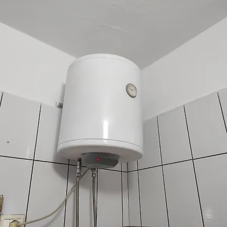 Front Appartement Golem (Tirana)